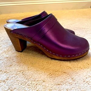 Maguba of Sweden Purple Metallic Clogs